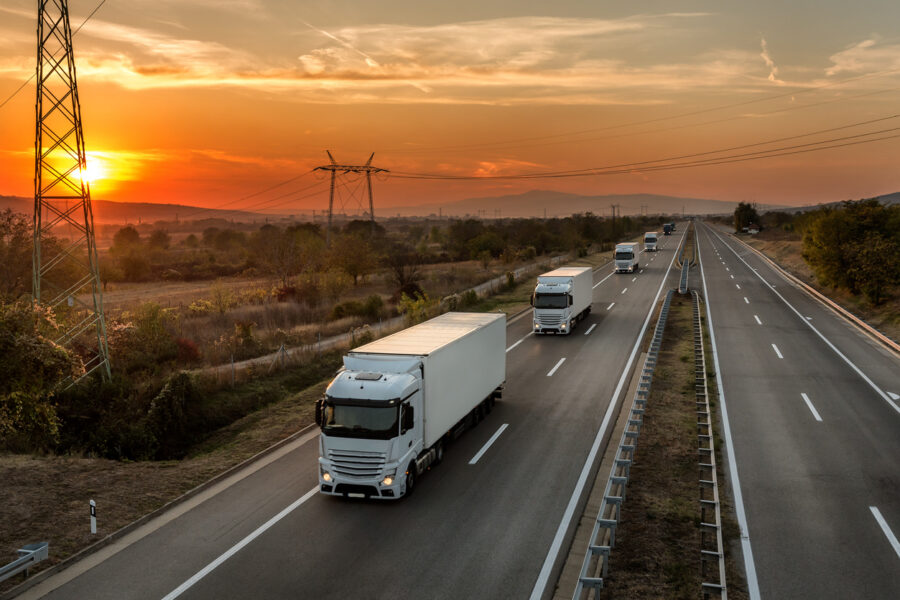 Can Trucks Drive in the Left Lane in Alabama?